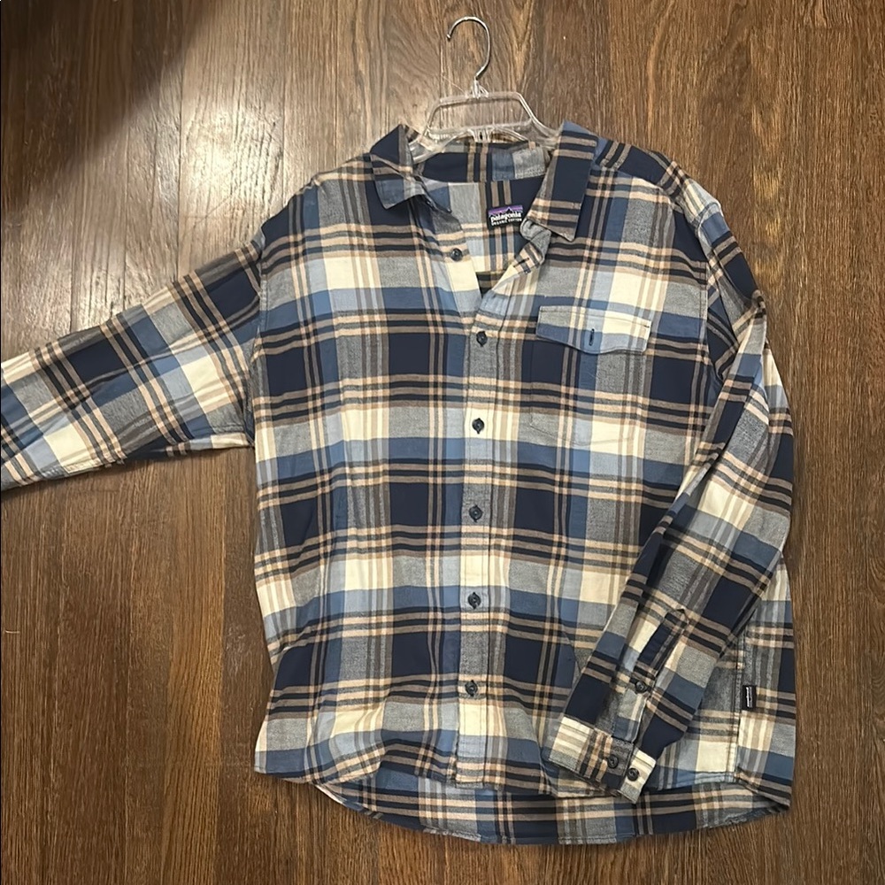Patagonia Men's Blue Plaid Shirt